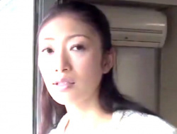 小早川怜子 「奥さん、乳首が立っていますよ！」鍵を失くした隣の男を家に入れたら生SEXしちゃう美人奥様！の画像