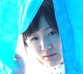 星川麻紀 「この男でいいわ…」美人妻がアブノーマルな性癖を満たすためにホームレスの男を誘惑して生SEX！の画像
