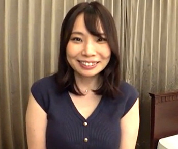 31歳の美人妻が枯渇していた淫穴に潤いを取り戻すために他人の男と不倫ハメ！の画像