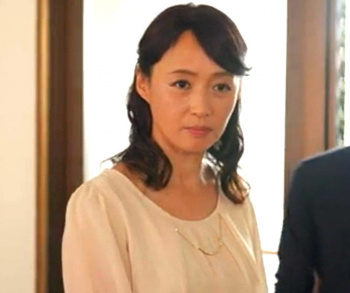 安野由美 「娘が行ったわ...」下着モデルを目指す義母と娘婿が溺れるように生性交！の画像