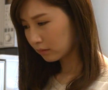 佐々木あき 「お義母さん、どういうこと？」義母が娘に内緒でこっそりハメていたらバレた！の画像