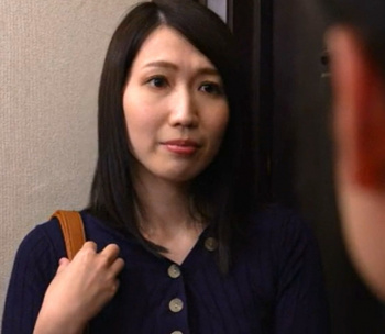 望月瞳 「妻は今お風呂に入っています...」初恋のシングルマザーに再会した旦那が生性交に溺れる！の画像