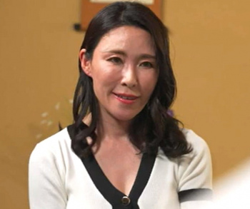 水野優香 「息子が迷惑をかけてごめんね！」イジメっ子の熟女母を復讐とイカまくるイジメられっ子！の画像
