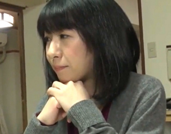 夫の出張中に不倫に溺れる熟女妻！の画像