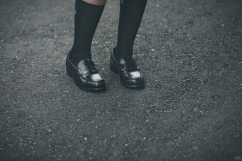 【悲報】ワイ(34)、同じマンションの女子中学生(14)に恋をするの画像