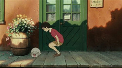宮崎駿ブチギレ「おい！なぜこのシーンで雫はスカート抑えてパンツ隠してんだ！？(激怒)」の画像