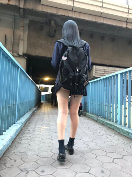 【悲報】女子高生、ほとんどがリュック派になるの画像