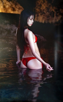 【画像】牧野真莉愛ちゃんてなんでお尻が丸出しになるほど水着を割れ目に食い込ませちゃうんだろうの画像