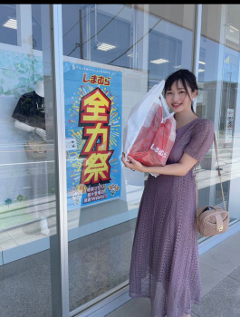 【画像】しまむらで服を買う地味子ちゃんの画像