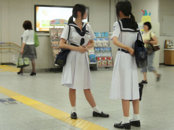 【画像】レズセックスしてそうなJKが見つかるの画像