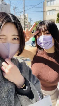 【画像】最近おっぱい強調服着るやつ多すぎないか？の画像