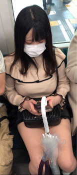 【画像】女さん、えちえちな格好で電車に乗ってしまうｗｗｗｗｗｗの画像