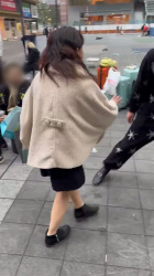 【動画】歌舞伎町に迷い込んだお姉さん、トー横キッズに痴漢されてしまうの画像