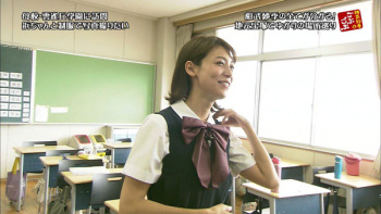 【画像】相武紗季さん(37)、リアル制服でJKコスプレをしてしまうｗｗｗｗｗの画像