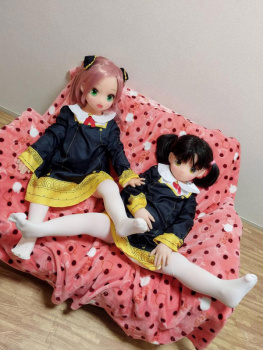 【画像】わい39歳 ロリっ子ラブドールと子作りエッチを開始してしまうの画像