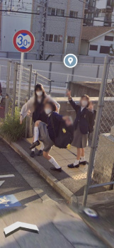 【画像】田舎JK、Googleカーに大興奮の画像
