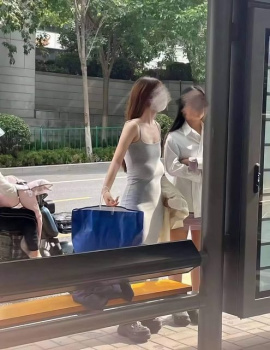 【画像】完璧なスタイルの美女さん、何かがズレてしまうｗｗｗの画像