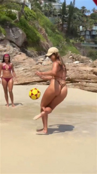 【動画】ブラジルのビキニ女子、レベチでワロタｗｗｗｗの画像