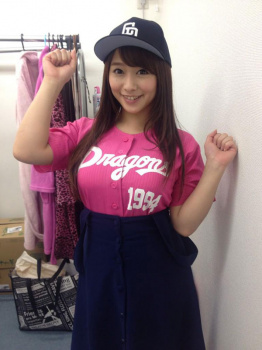 【画像あり】AV女優白石茉莉奈さんの打撃フォームｗｗｗｗｗｗｗｗｗｗの画像