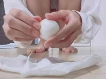 無修正・自画撮り　ファンの要望に応えて！ゆで卵をマ〇コに挿入するオナニーしてみた投稿動画の画像
