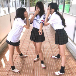 【画像】学校で青春しまくる女子高生のほっこりシコ写真の画像