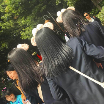 【画像】女子高生のサラサラツヤツヤな髪の毛に後ろからぶっかけたいよなｗｗｗの画像