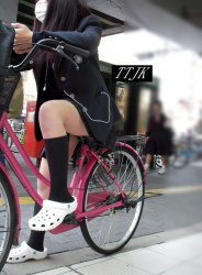 【画像】ＪＫが自転車乗ってたらまずふともも見るよなｗｗｗの画像