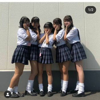 【画像】ルーズソックス履いたギャルＪＫちゃんに踏んで欲しい奴ｗｗの画像