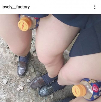 【画像】女子高生さんのふともも、エロ過ぎて取り締まり対象だわｗｗの画像