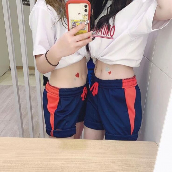 【画像】体育祭で女子高生のへそ出し見られる現役生が羨ましすぎるｗｗの画像