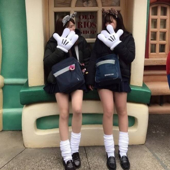 【画像】成人してから制服ディズニーしたくなるこの衝動なんなんｗｗの画像