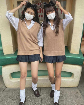 【画像】キャストもＪＫだとちょっとテンション上がってるはずな制服ディズニーの画像