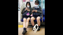 【画像】電車でＪＫが座った後のイス触って温もり感じ奴いるやろ？ｗｗの画像