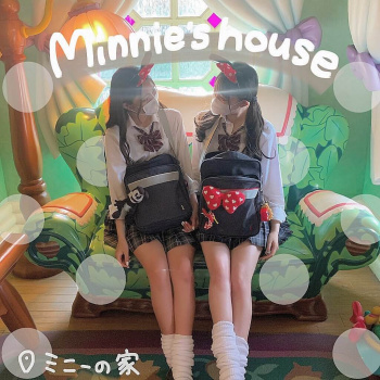 【画像】ディズニーで制服ＪＫを見れないと損した気分よなｗｗの画像