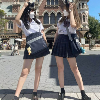 【画像】ＴＤＬで無防備なＪＫちゃん盗撮奴いっぱいおるやろｗｗの画像