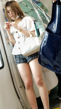 【画像】１０代女の子の私服ってロリっぽさ出てたまらんよなｗｗの画像