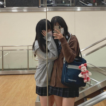 【画像】俺らの時代にこんな同級生ＪＫの自撮り写真見れたら間違いなくシコッてたよなｗｗの画像