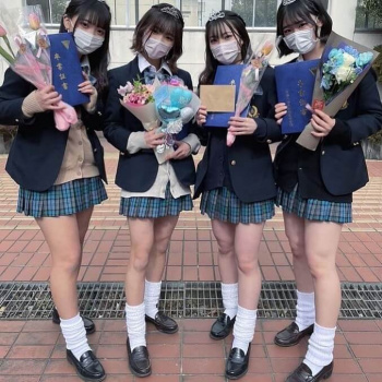 【画像】こんな風に卒業したばかりのＪＫも今じゃ無価値だもんな～ｗｗの画像