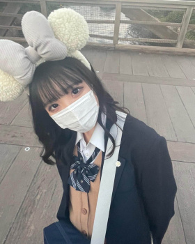 【画像】まるで女子高生の彼女と２人きりでディズニーデートみたいな写真の画像