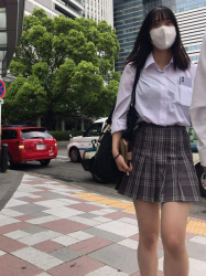 【画像】女子高生を街で見かけたらなぜか目で追ってしまうなｗｗの画像