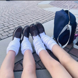【画像】やっぱ女子高生×ルーズが最高にシコくなるよなwwwの画像