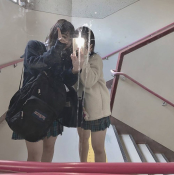 【画像】そろそろ新栄ＪＫの新制服が発表されるということで現行神青チェをどうぞの画像