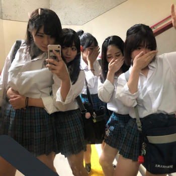 【画像】俺らは青チェに興奮してるのか新栄ＪＫに興奮してるのか！？の画像