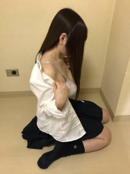 【画像】もう制服着て黒髪低身長ばかり集めたこのＪＫリフレで良くね？ｗｗの画像