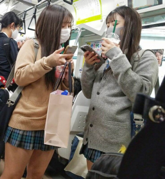 【画像】こんな新栄ＪＫちゃん達の魅力を青チェ以外で答えよｗｗの画像