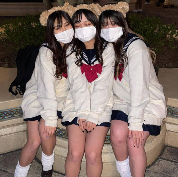 【画像】ディ〇ニーで被写体募集とかしてたらＪＫちゃん撮り放題じゃね？ｗｗの画像