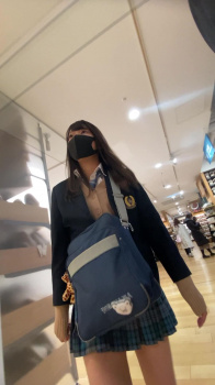 【画像】青チェなだけで何でこんなに新栄ＪＫを魅力的にさせるのかの画像