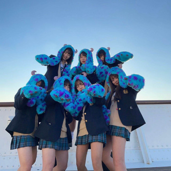 【画像】連休はＪＫちゃん達の制服ディ〇ニーを見るぞ！ｗｗの画像