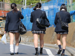 【画像】後ろ姿でも楽しめる女子高生の魅力ってまじで何なん？ｗｗの画像