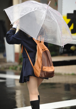 【画像】夏休み期間中で通勤の楽しみが無いから街撮りＪＫちゃんでもどうぞの画像